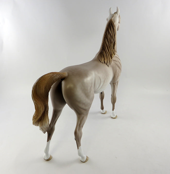 PRINCE PHILLIP-LE-10 LIGHT DAPPLE CHESTNUT ARABIAN MODEL HORSE EQ 2016