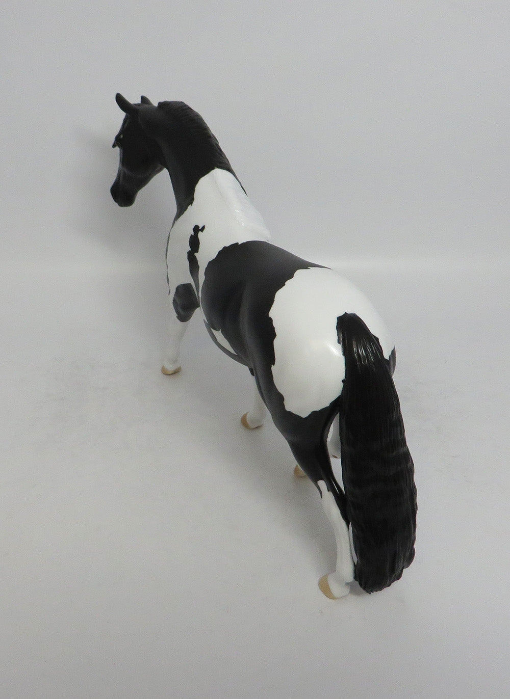 BLUEGRASS - LE3 BLACK PINTO PONY MODEL HORSE SHCF2018