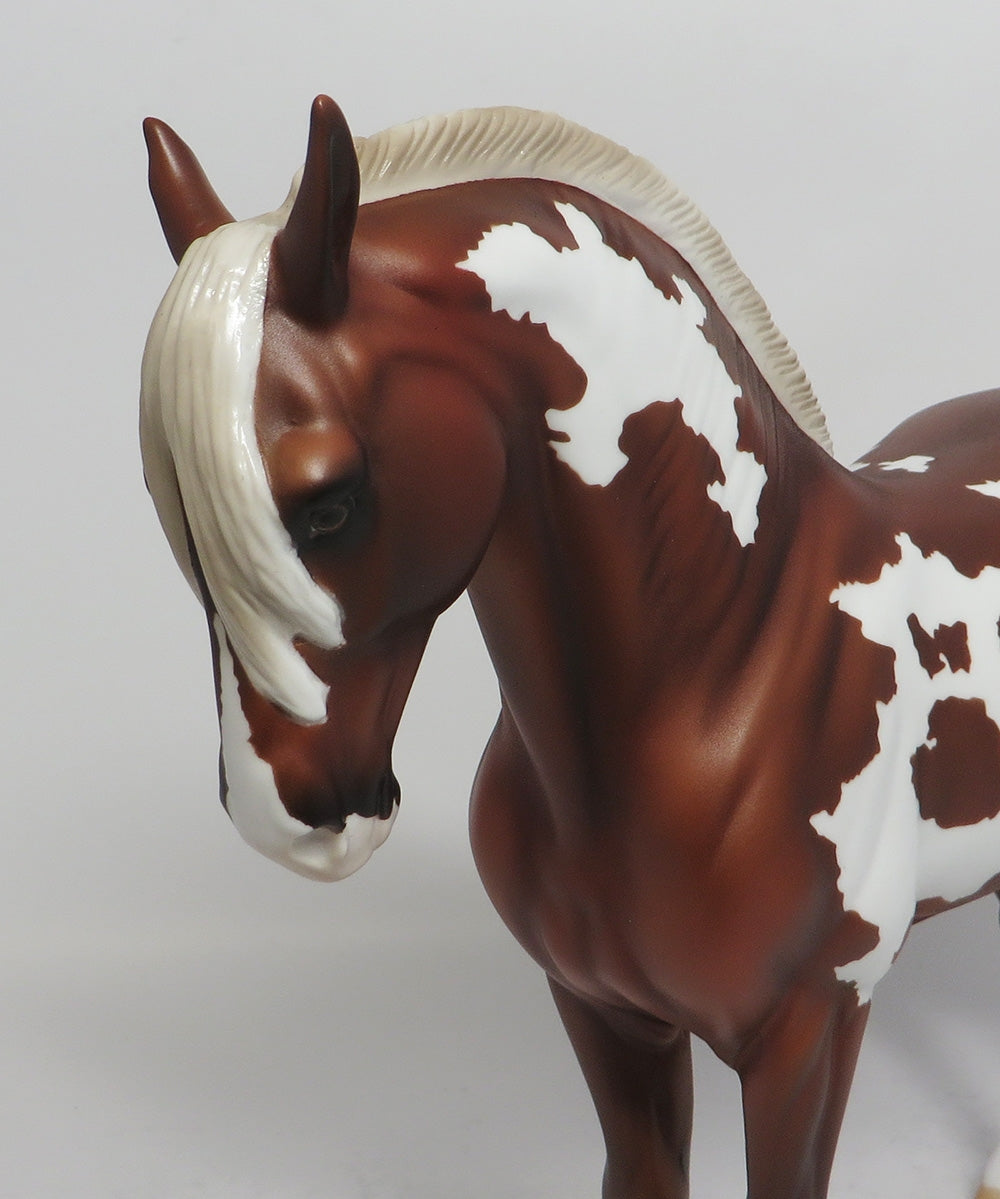 FRONTIER - LE2 PINTO CHESTNUT ANDALUSIAN MODEL HORSE SHCF2018