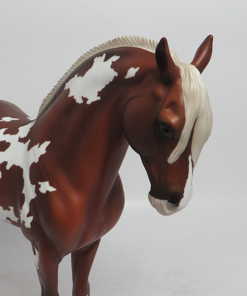 FRONTIER - LE2 PINTO CHESTNUT ANDALUSIAN MODEL HORSE SHCF2018