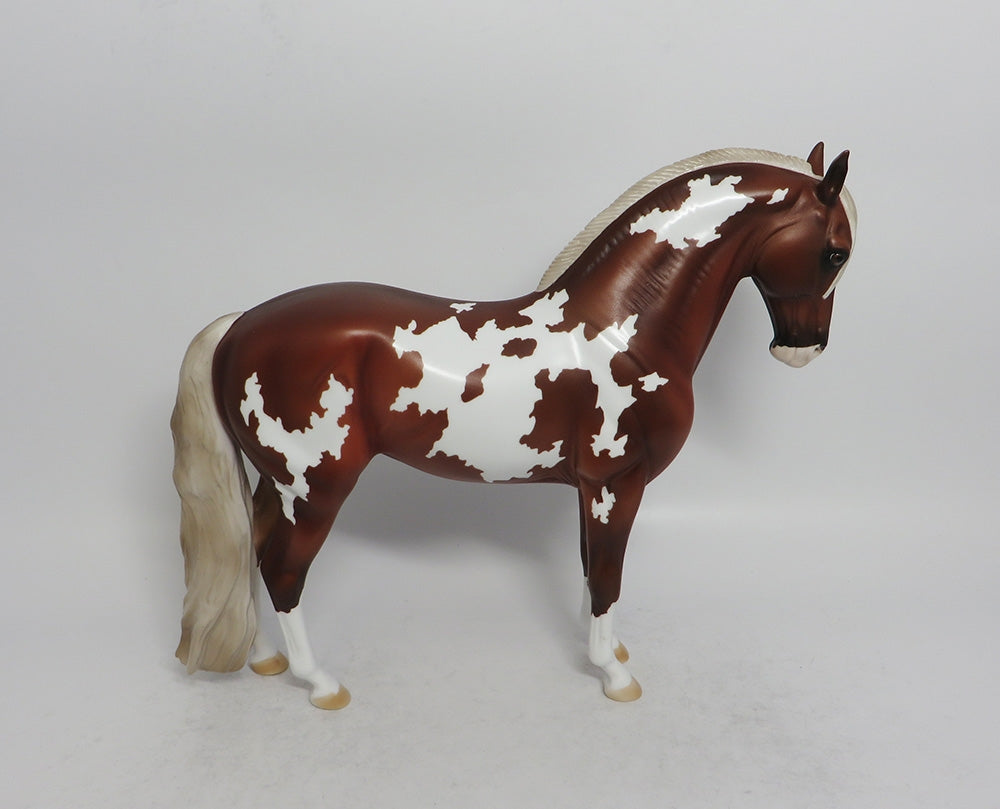 FRONTIER - LE2 PINTO CHESTNUT ANDALUSIAN MODEL HORSE SHCF2018