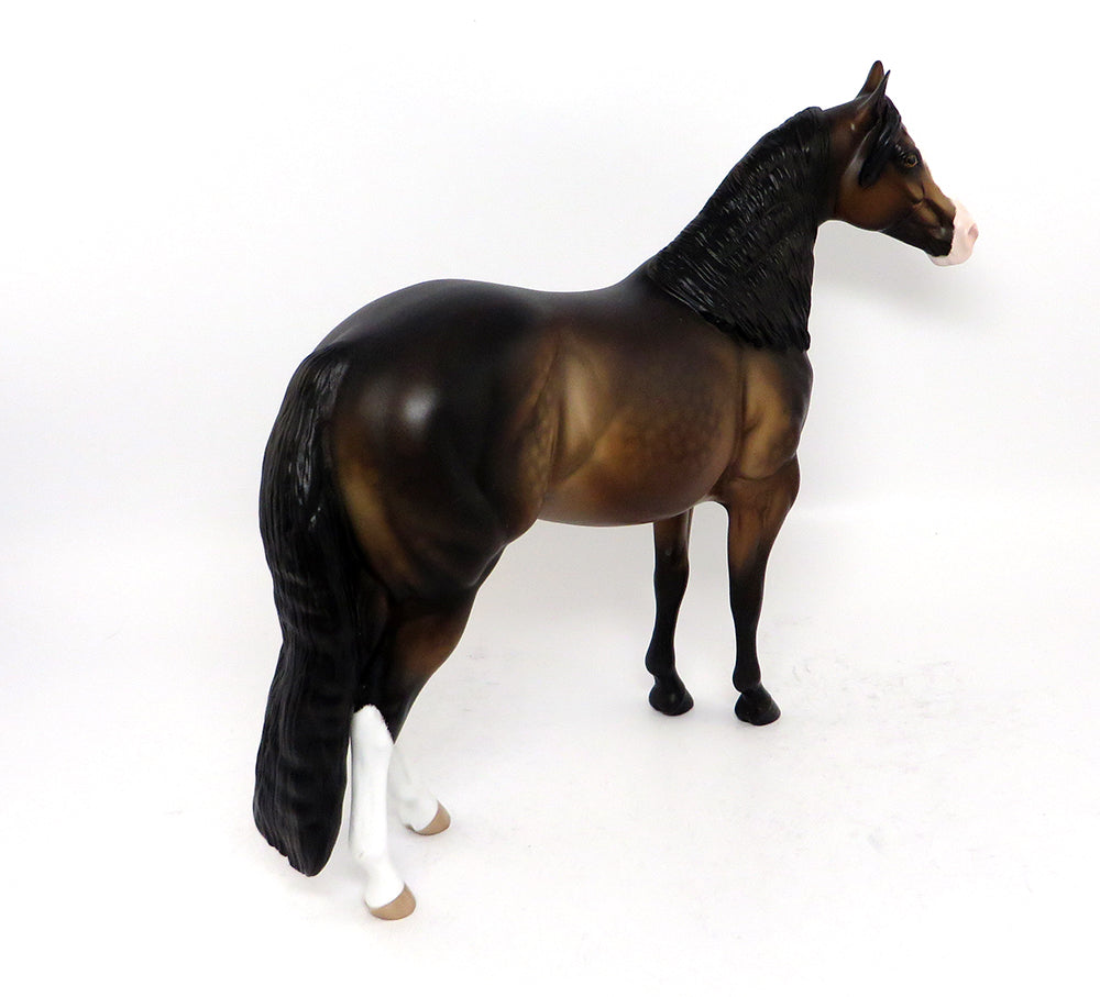 CHIPS N TWIST DAPPLE SEAL BAY ISH MODEL HORSE 3/15