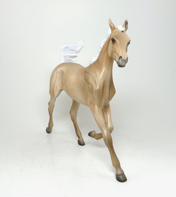 MEQUON-LE-3 DAPPLE PALOMINO YEARLING MODEL HORSE 4/21