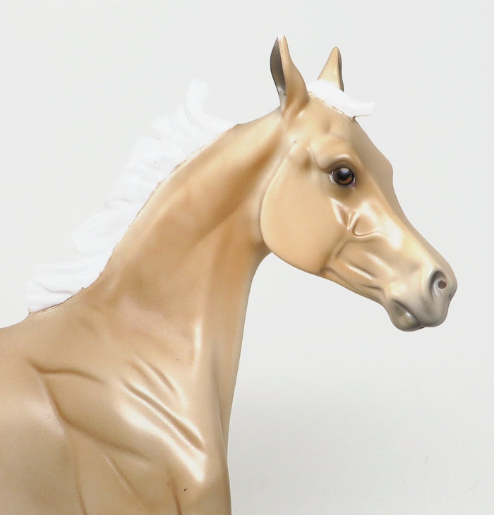 MEQUON-LE-3 DAPPLE PALOMINO YEARLING MODEL HORSE 4/21