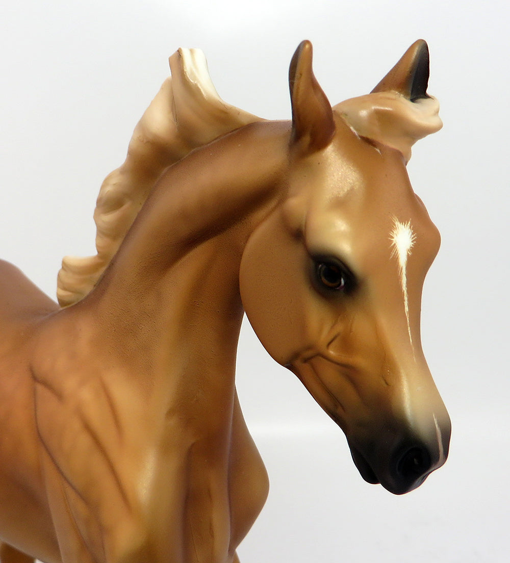 YASMINE~OOAK LIGHT CHESTNUT YEARLING MODEL 3/17