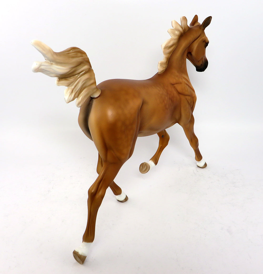 YASMINE~OOAK LIGHT CHESTNUT YEARLING MODEL 3/17