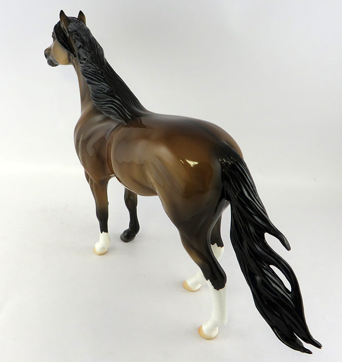 HIDDEN VALLEY OOAK MUSTANG DUN WITH BLAZE AND SOCKS EQ 2016