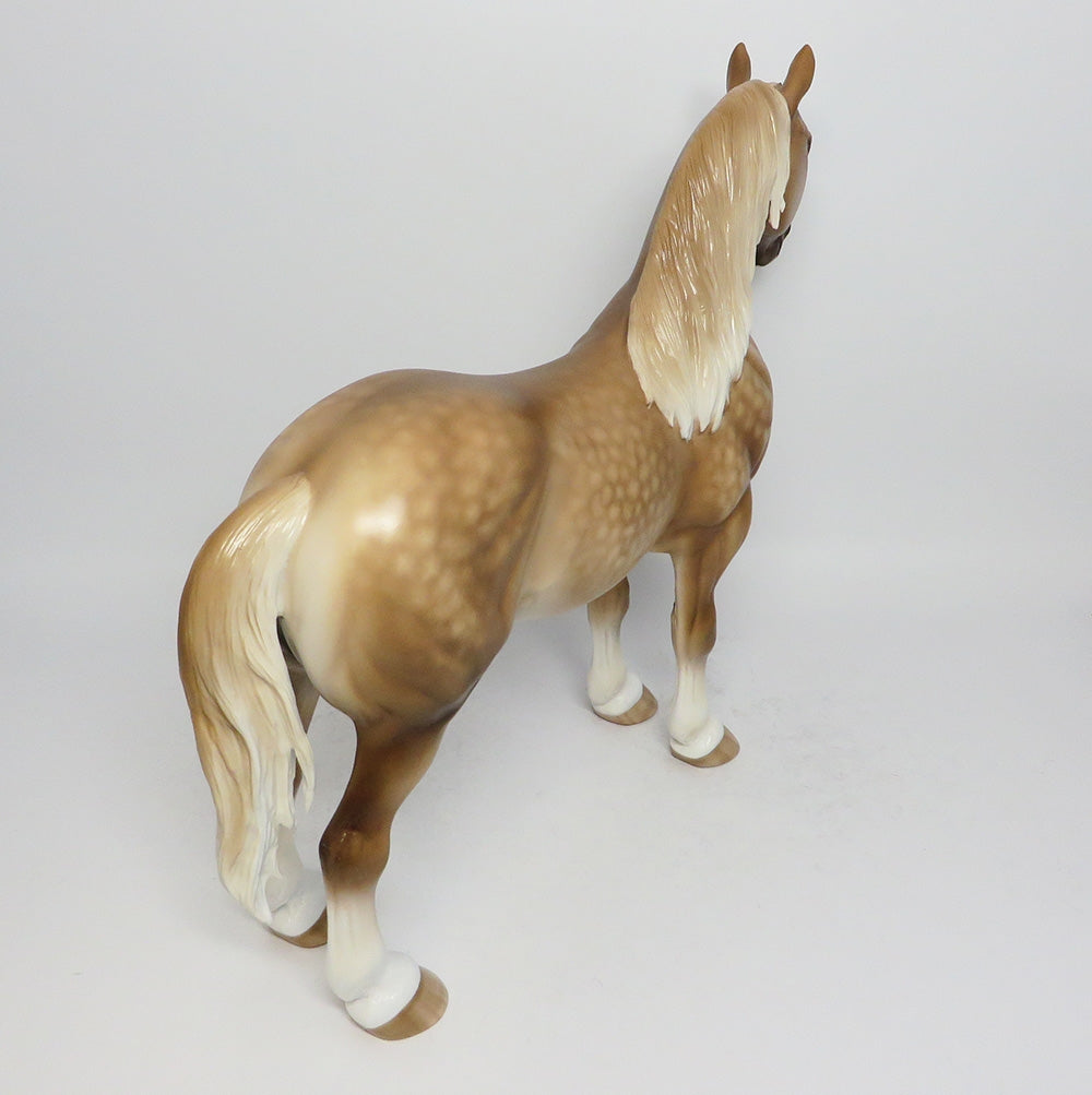 TARRAGON~OOAK STAR DAPPLE PALOMINO STANDING DRAFTER MODEL HORSE BY SHERYL LEISURE 9/15/17