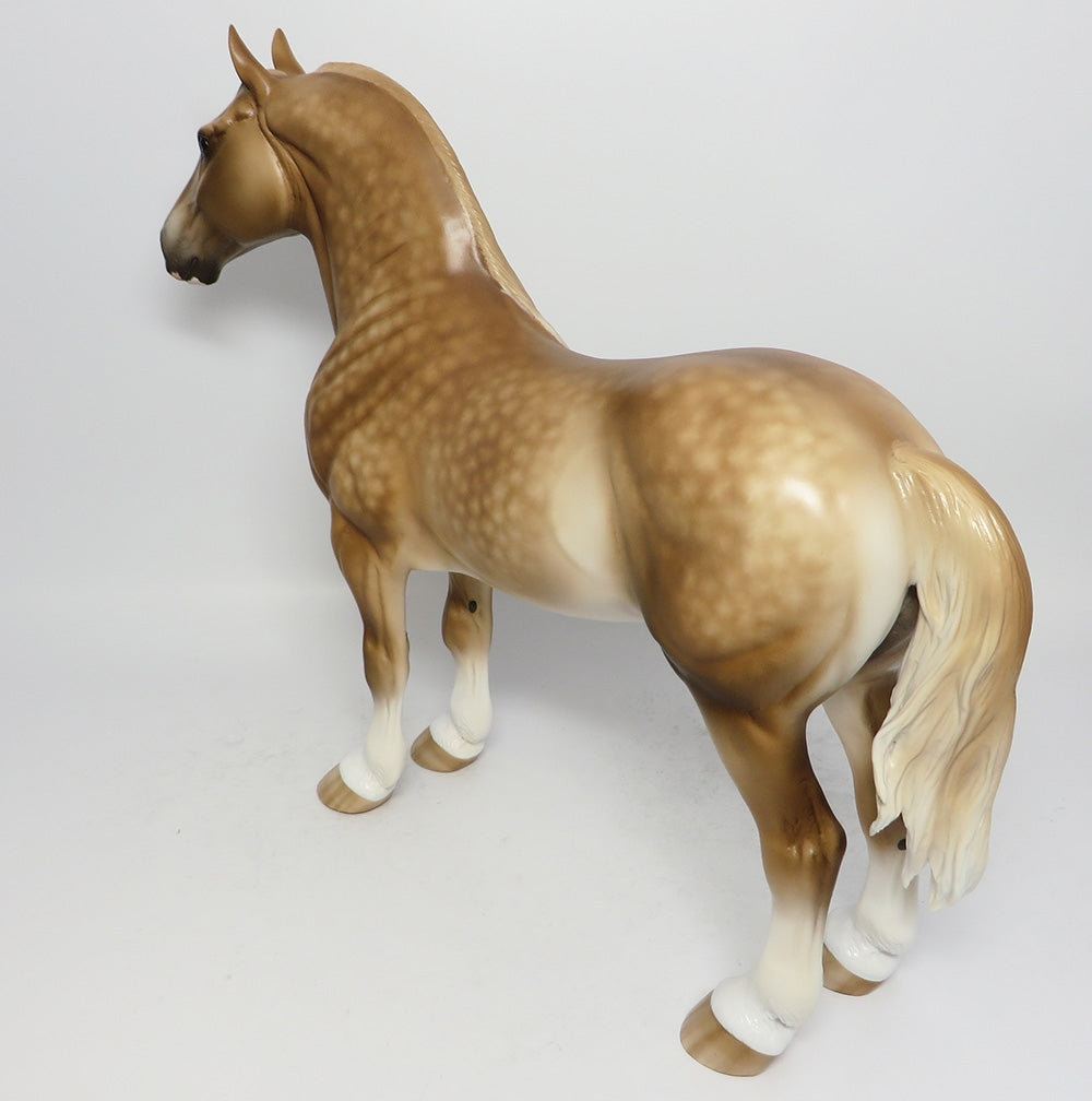TARRAGON~OOAK STAR DAPPLE PALOMINO STANDING DRAFTER MODEL HORSE BY SHERYL LEISURE 9/15/17