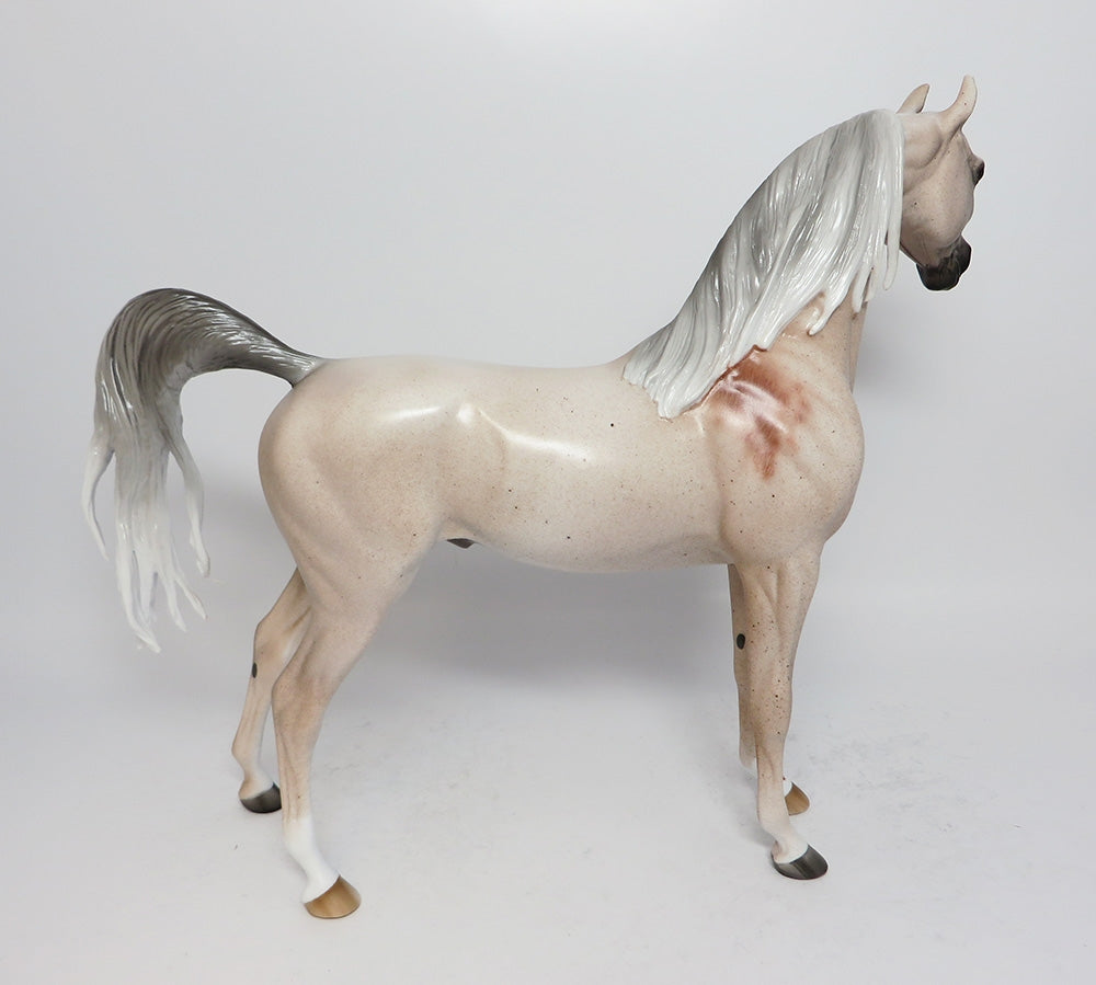 TUMERIC~OOAK BLOODY SHOULDER ARABIAN MODEL HORSE 9/15/17
