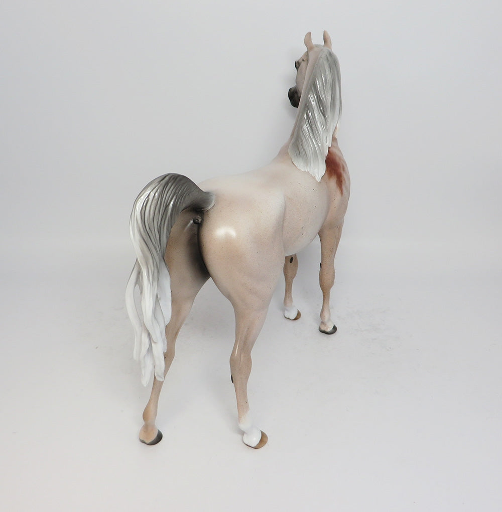 TUMERIC~OOAK BLOODY SHOULDER ARABIAN MODEL HORSE 9/15/17