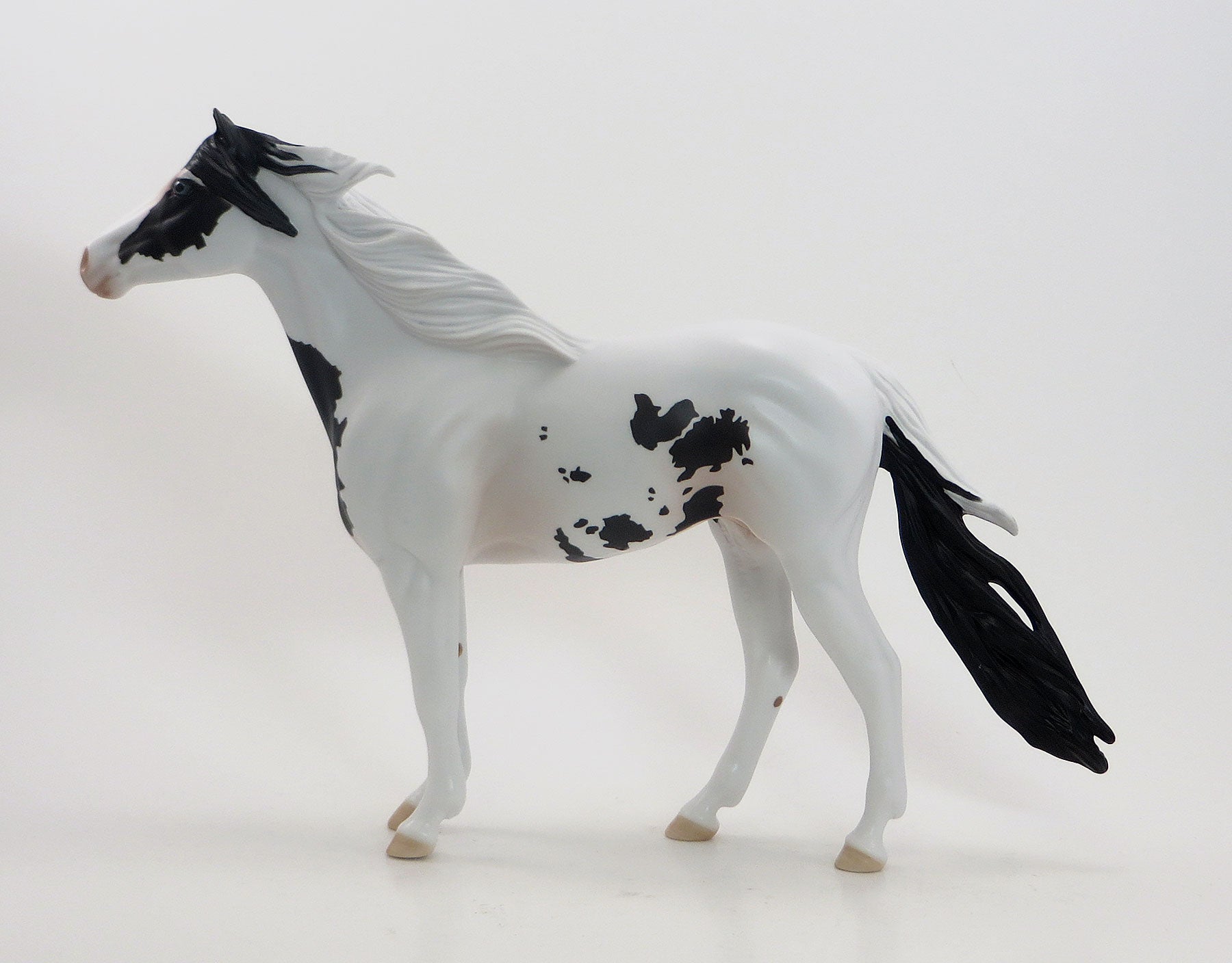 MAY SHE NEVER WAVE GOODBYE - Black Medicine Hat  Mustang Mare Model Horse - LE15 - 7/23