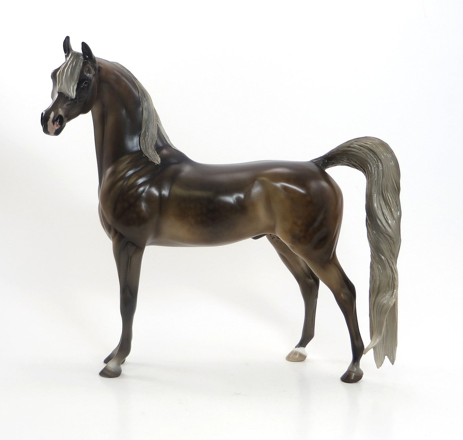 CAPOTE PEAK - LE5 EQ 2015 Chestnut Flaxen Mane & Tail  Arabian 7/23