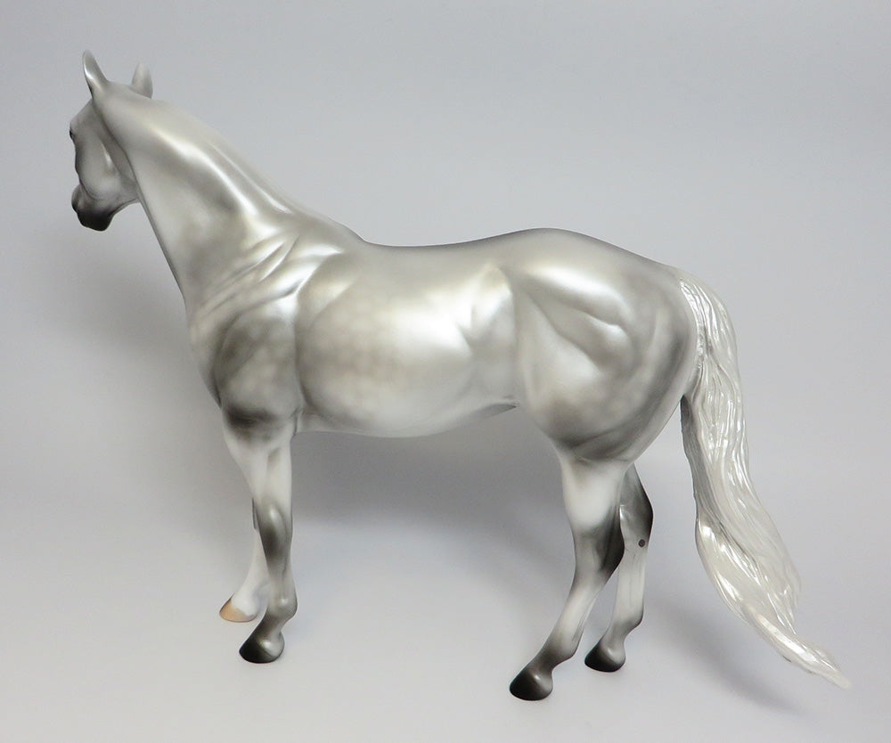 WHITE LUNA~LE-7 LIGHT DAPPLE GREY ISH MODEL HORSE 9/20/17