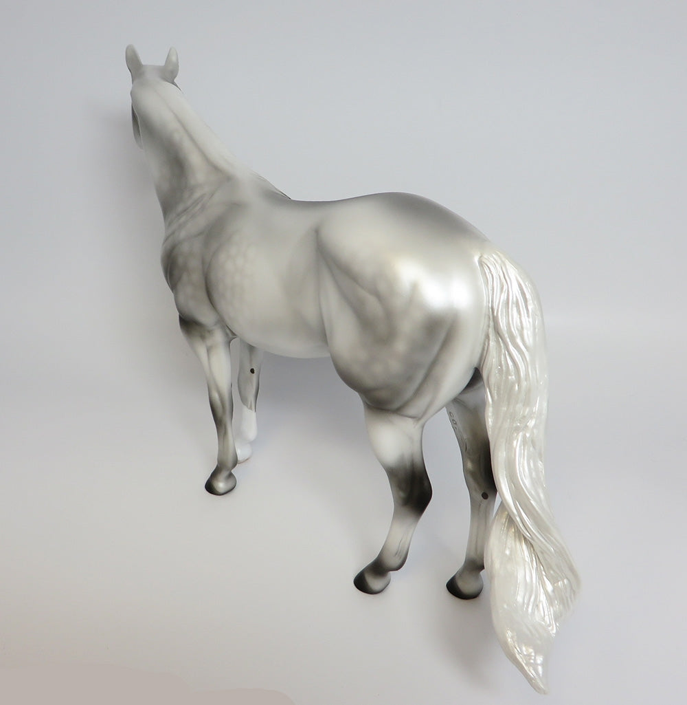 WHITE LUNA~LE-7 LIGHT DAPPLE GREY ISH MODEL HORSE 9/20/17
