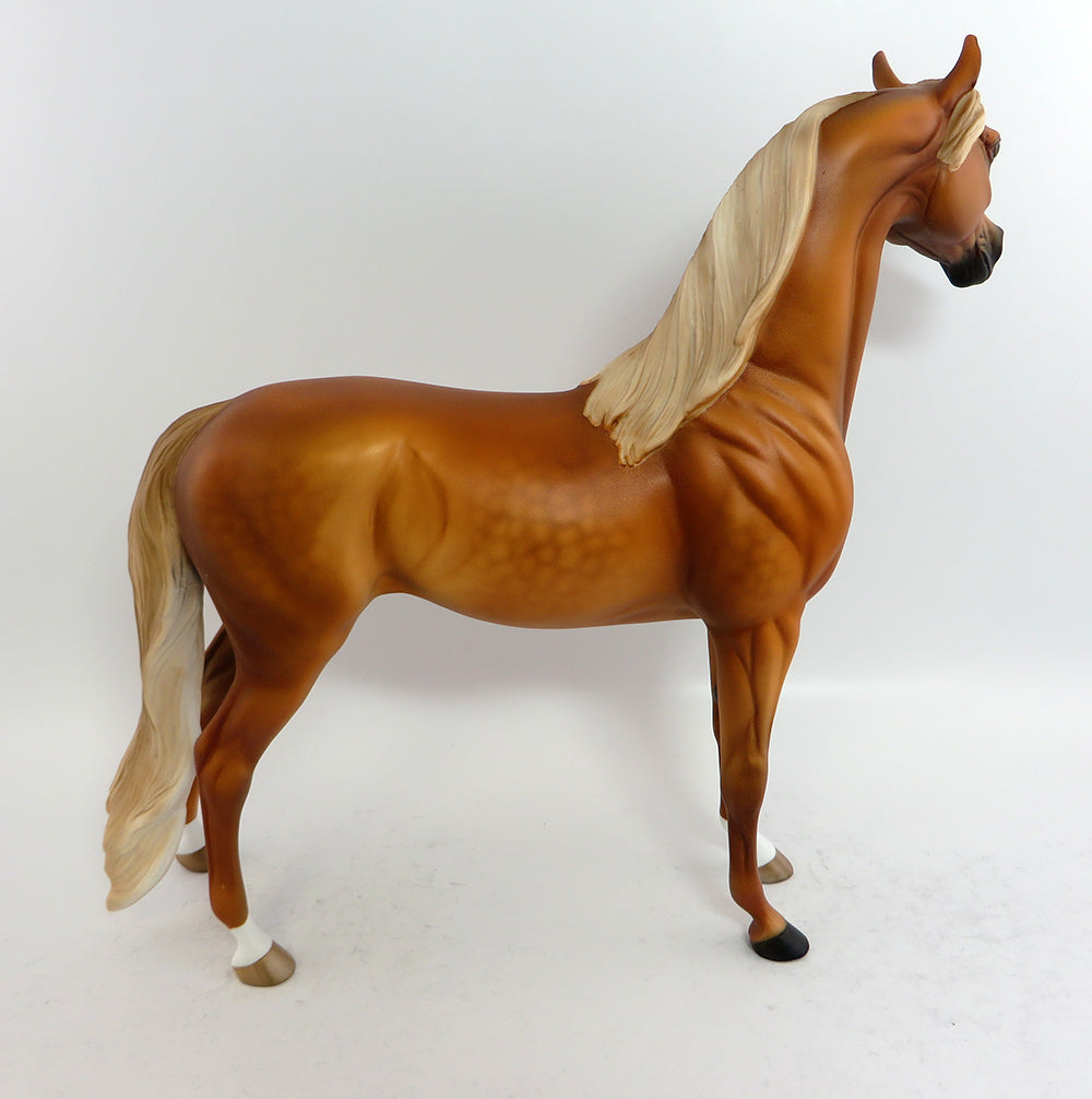 CHEVAL-LE-3 DAPPLE CHESTNUT ARABIAN MODEL HORSE 3/24