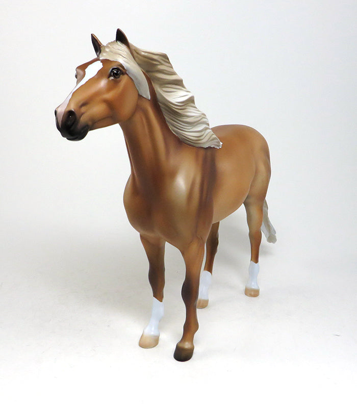 GUANCHO-LE-6-PAINT YOUR OWN WINNER 2015 PALOMINO MUSTANG MODEL HORSE 5/11