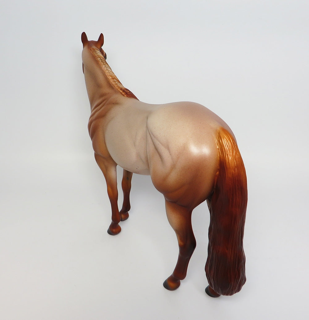 IMA SHIFTY GOODBAR-LE-15 QUARTER HORSE CONGRESS QUEEN&#39;S 2016 ISH MODEL HORSE QHC 17