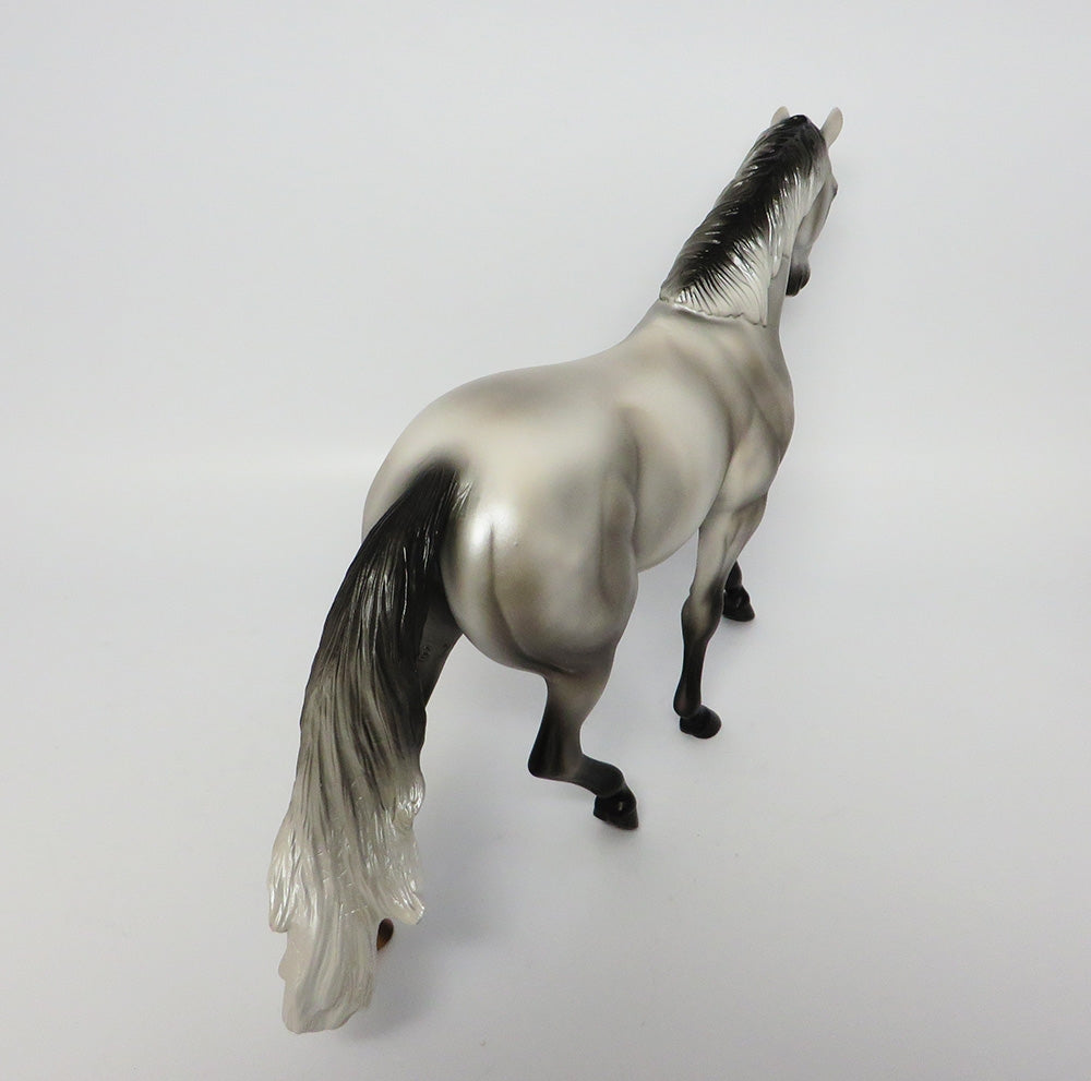 ASH-LE-3 GREY PONY MODEL HORSE 10/4/17