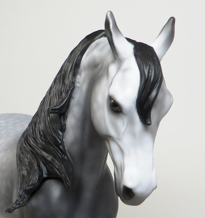 PETER STONE MODEL HORSE 