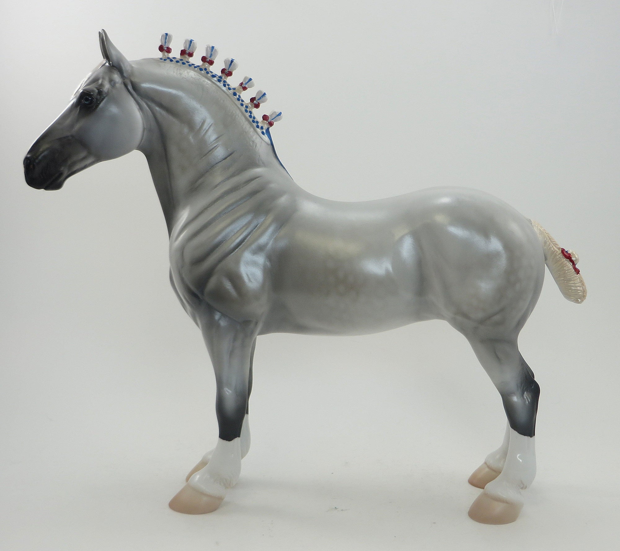 BUZZ LIGHTYEAR -LE10 Dapple Grey Standing Drafter W/Red & Blue Ribbons 8/14