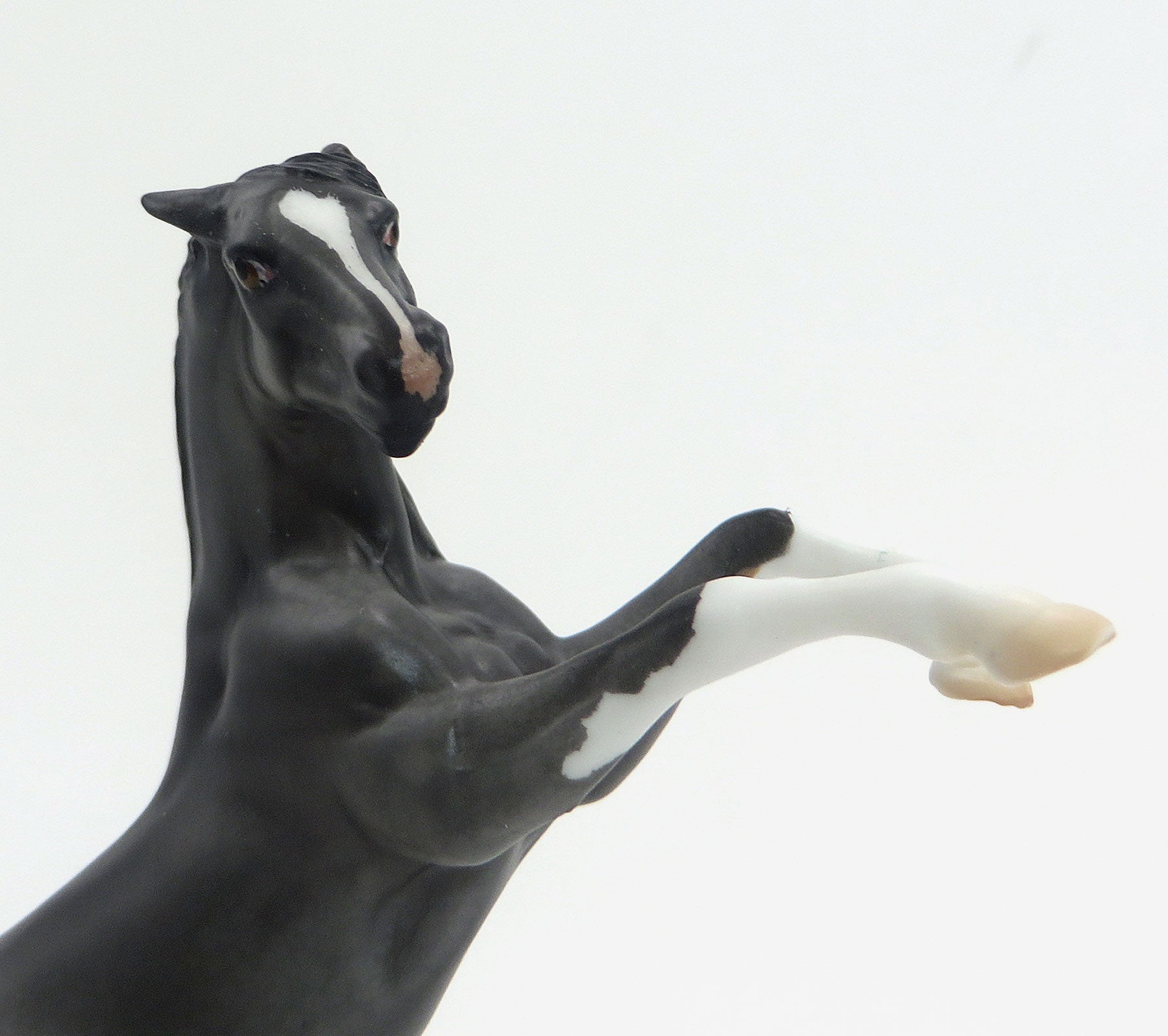 CHICS CUSTOM PISTOL - Little Horse Show Limited Edition Paint Rearing Mustang  8/28