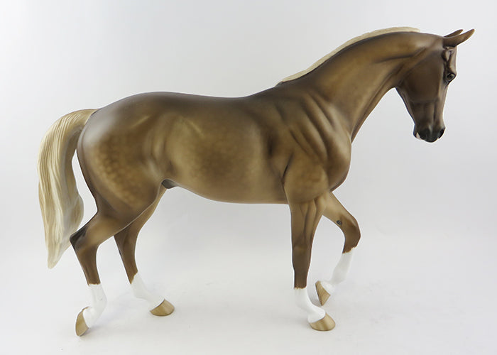whats trending model horse