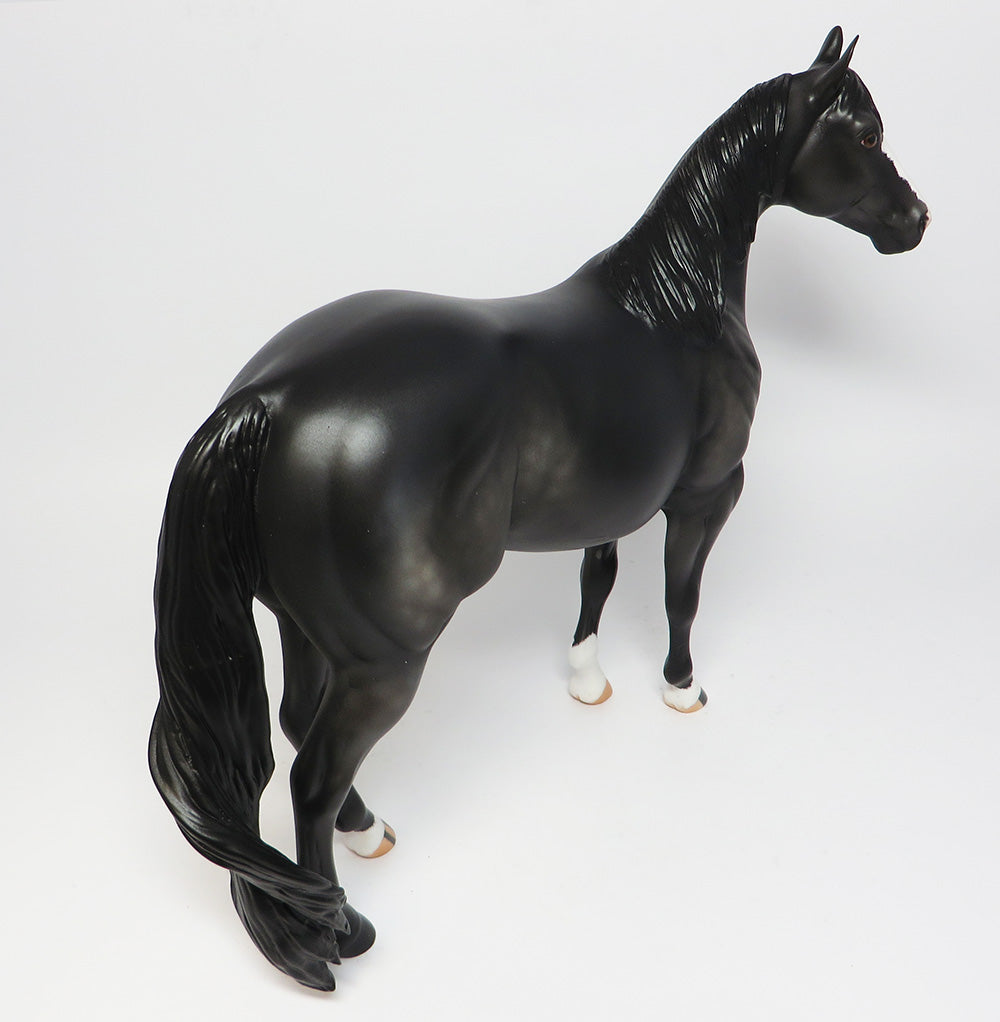 THE RAVEN~OOAK DARK DAPPLE ISH MODEL HORSE 4/12