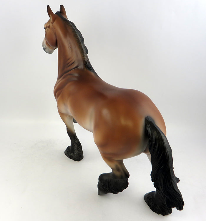 LADY OVER DRAFTER-LE-? PRE-ORDER BAY TROTTING DRAFTER MODEL HORSE 11/17/16