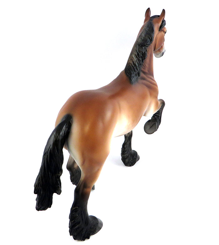 LADY OVER DRAFTER-LE-? PRE-ORDER BAY TROTTING DRAFTER MODEL HORSE 11/17/16