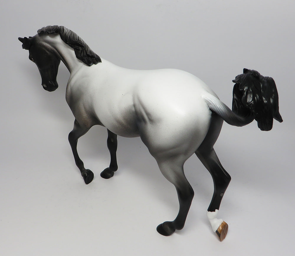 HAPPY FEET-OOAK ROAN THOROUGHBRED MODEL HORSE 4/20