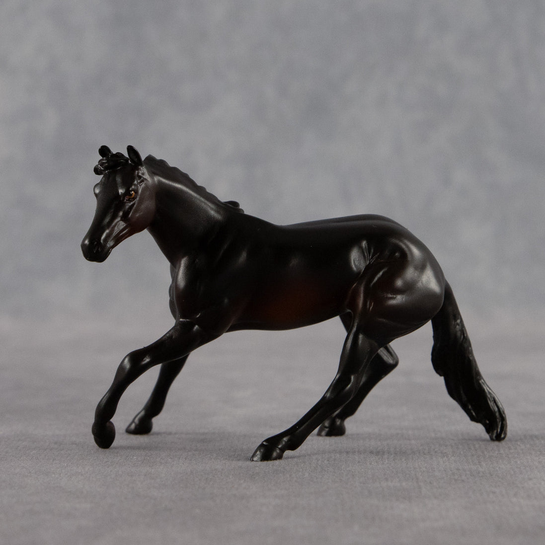 It Happened One Summer OOAK Chip Cutting Horse by Anna Rieck EQ26