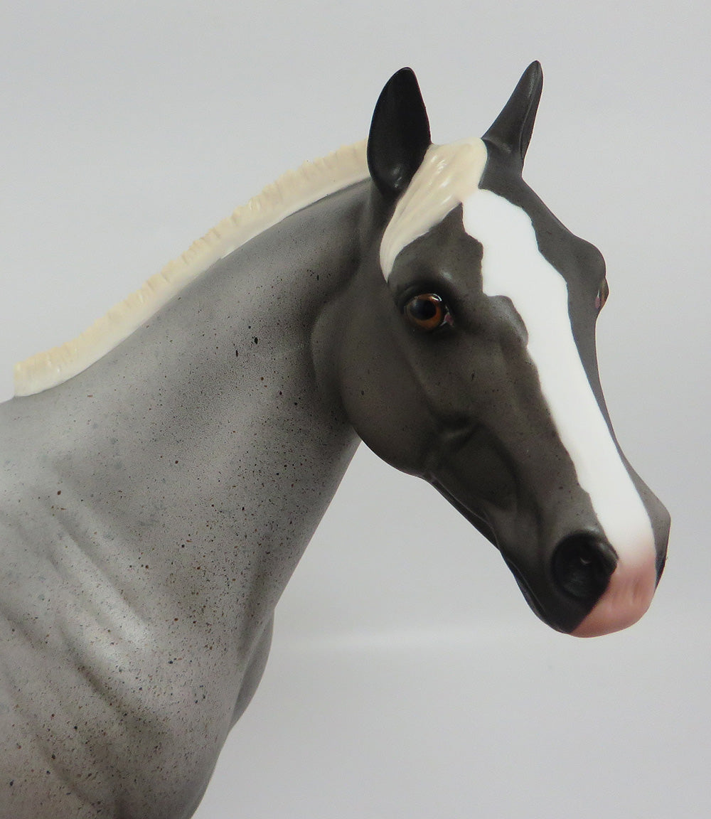 JUNO~OOAK FLEABIT GREY ROACH MANE ISH MODEL HORSE 3/28
