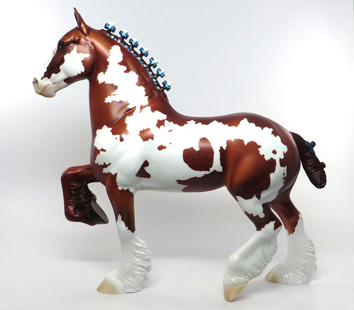 KNAVES OF HEARTS-LE-4-CHESTNUT PAINT TROTTING DRAFTER LE-4 MODEL HORSE EQ 2016 7/28