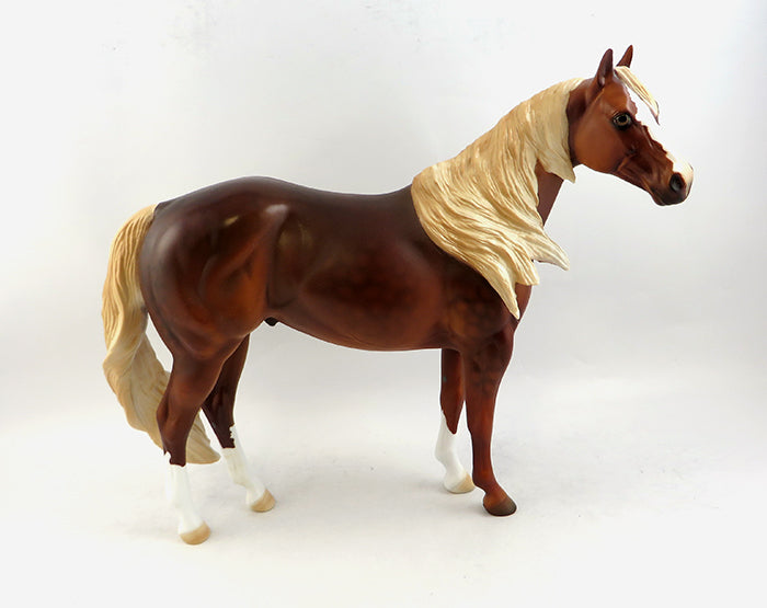 LINEBACKER-OOAK DAPPLE CHESTNUT ISH MODEL HORSE 2/5
