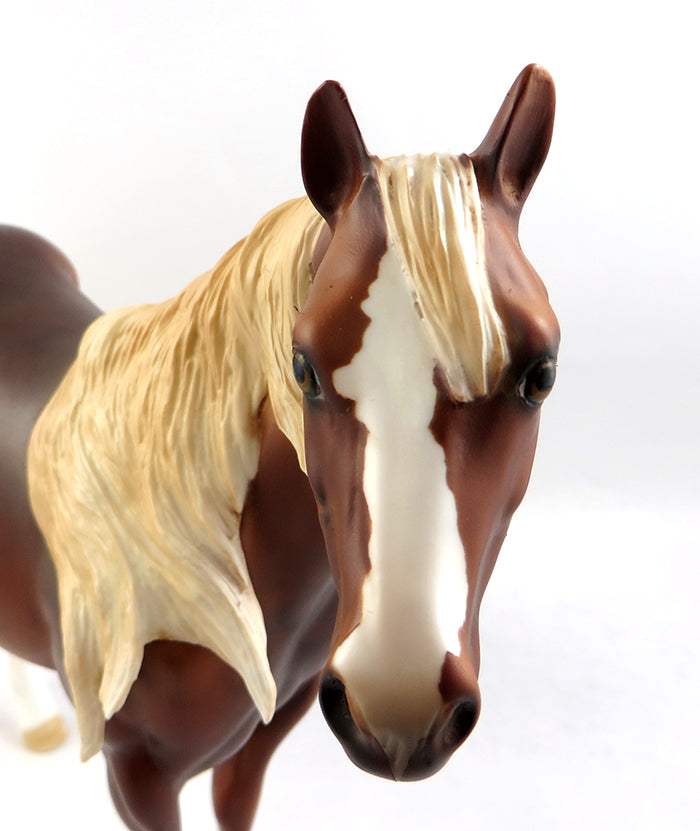 LINEBACKER-OOAK DAPPLE CHESTNUT ISH MODEL HORSE 2/5