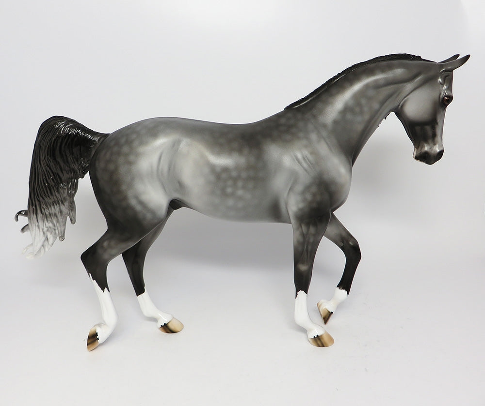 LITTLE BIG HORN~OOAK DAPPLE GREY MODEL HORSE EQ 2017