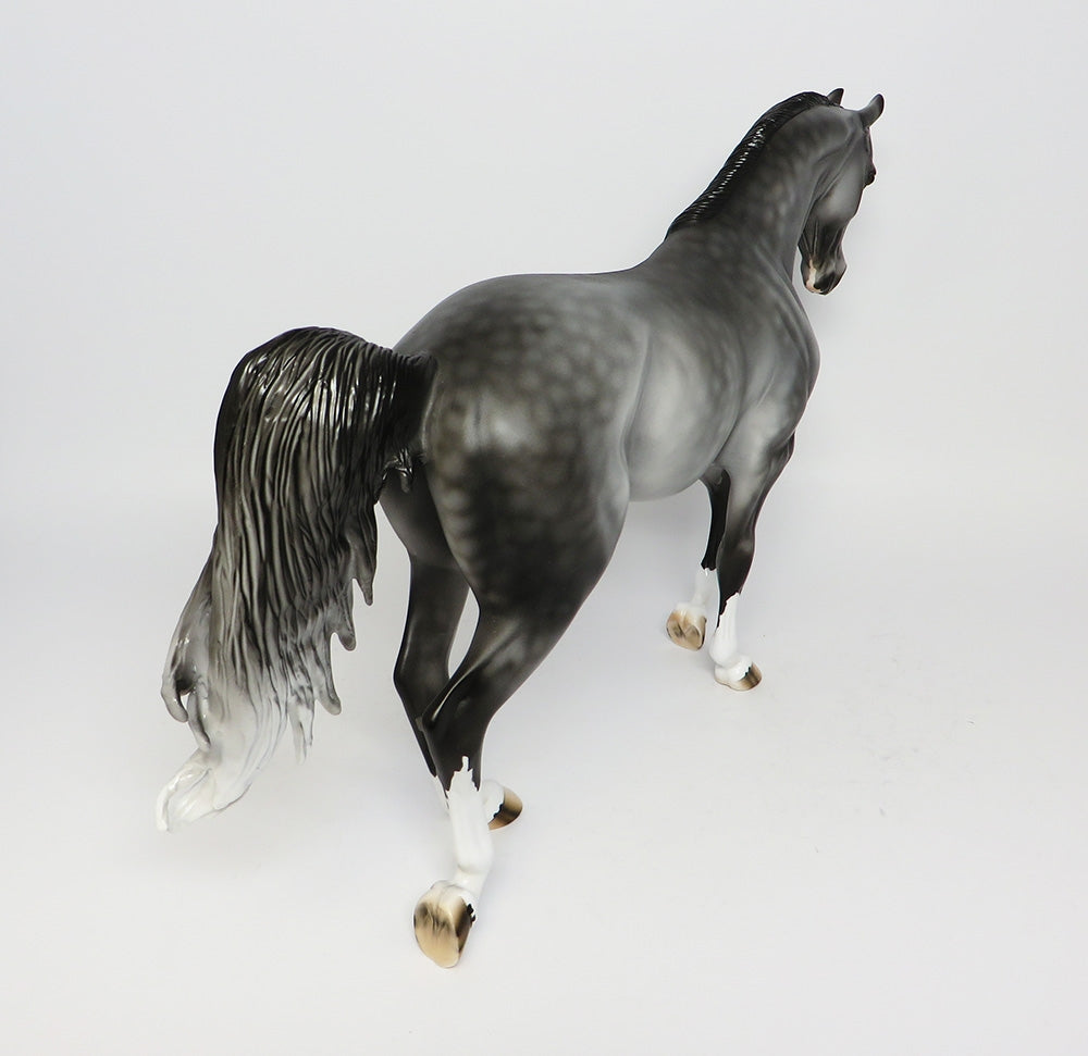 LITTLE BIG HORN~OOAK DAPPLE GREY MODEL HORSE EQ 2017