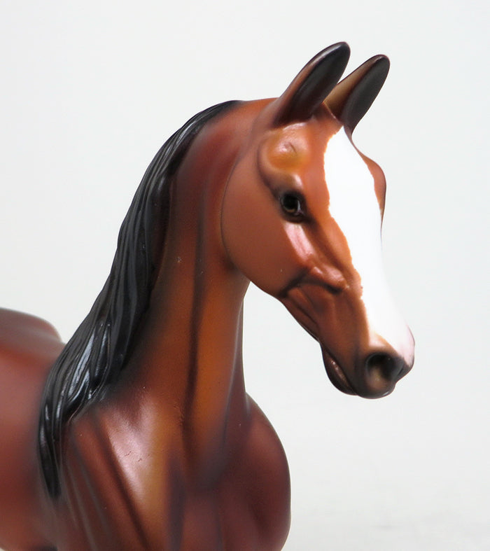 LOVE SONGS-LE-7 BAY SADDLEBRED PEBBLES MODEL HORSE 4/21