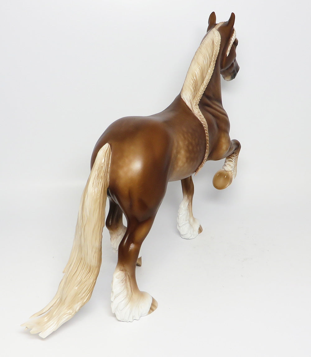 MAGIC KINGDOM-OOAK DAPPLE BLONDE TROTTING DRAFTER MODEL HORSE BY SL EQ 2017