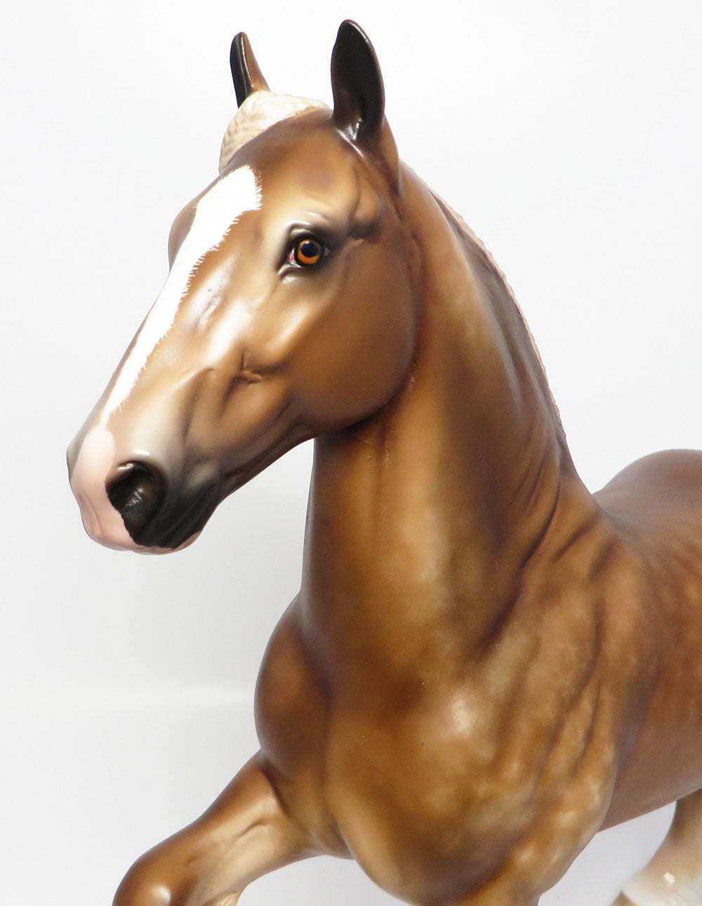MAGIC KINGDOM-OOAK DAPPLE BLONDE TROTTING DRAFTER MODEL HORSE BY SL EQ 2017