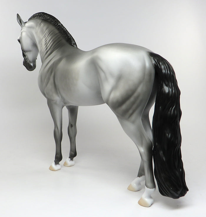 MALEFICIENT-LE-4 SILVER PEARL ROACHED MANE ANDALUSIAN MODEL HORSE EQ 2016 7/28