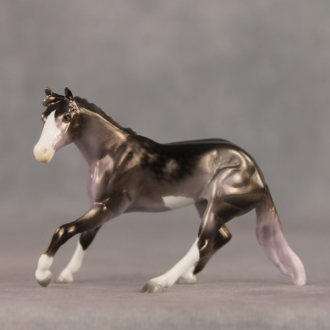Mountain Peak OOAK Chip Cutting Horse by Ellen Robbins SHCF26