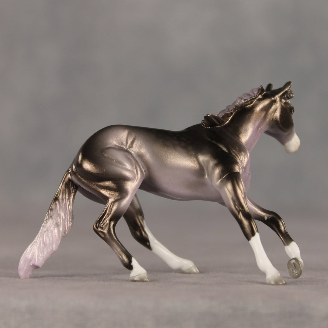 Mountain Peak OOAK Chip Cutting Horse by Ellen Robbins SHCF26