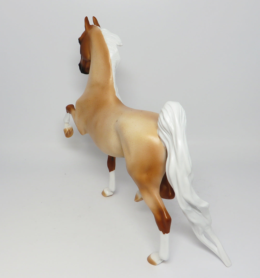 MT. RAINER~LE-5 CHESTNUT SADDLEBRED EQ 2017