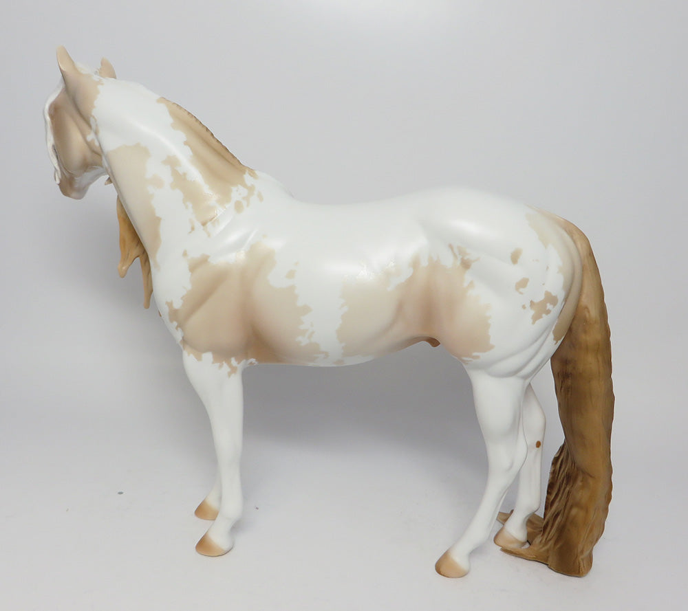 NEW YORK~OOAK LIGHT PALOMINO PUDDLE TAIL ISH EQ 2017