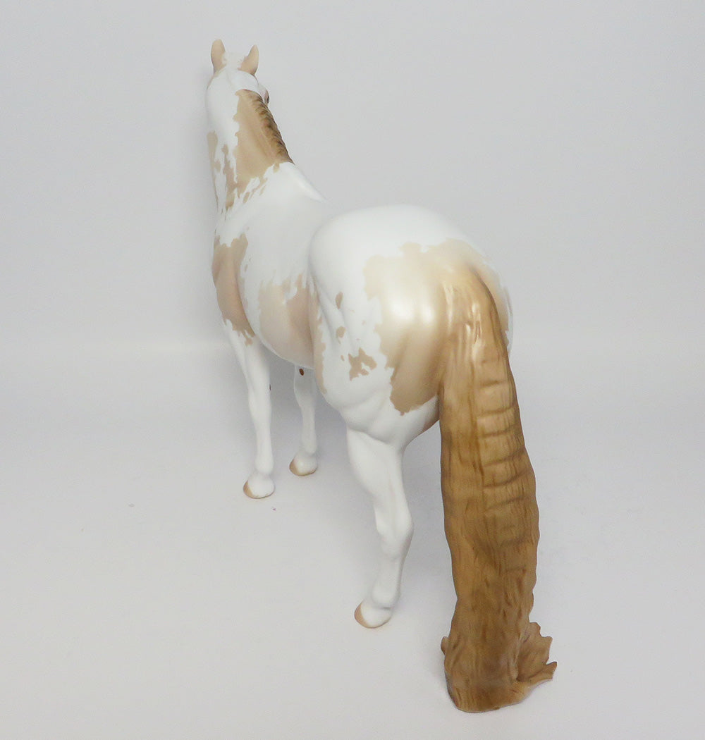 NEW YORK~OOAK LIGHT PALOMINO PUDDLE TAIL ISH EQ 2017