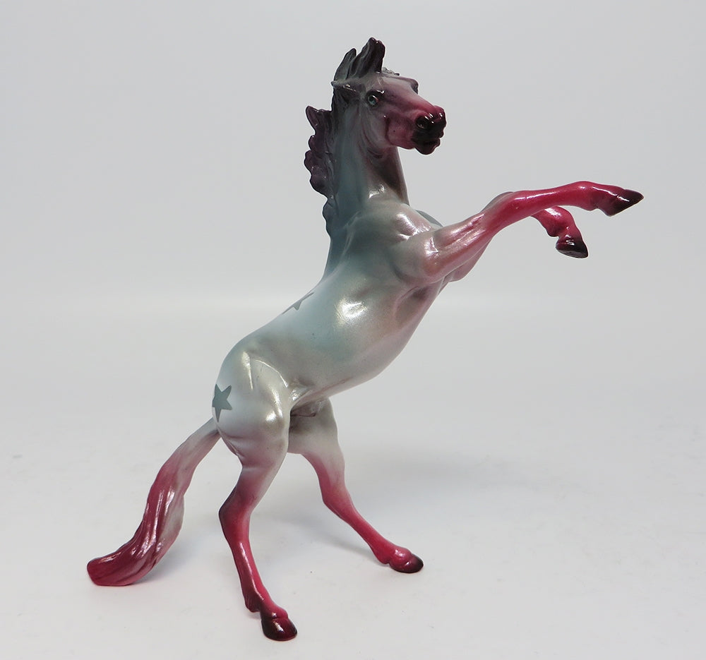 PRIDE~OOAK RED WHITE AND BLUE DECORATOR REARING CHIP EQ 2017