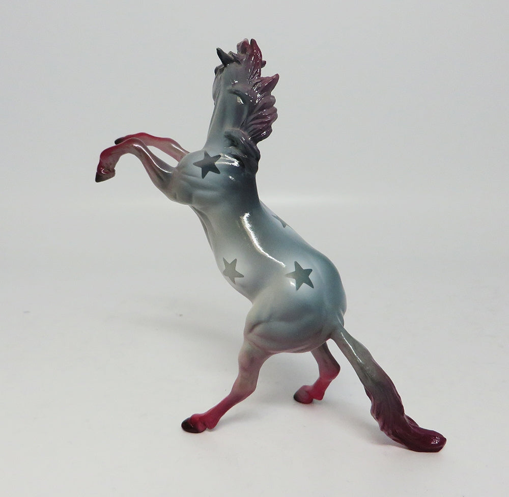 PRIDE~OOAK RED WHITE AND BLUE DECORATOR REARING CHIP EQ 2017