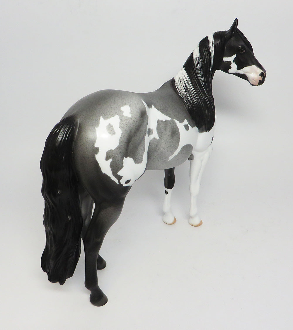 ROAN ME BLUE-OOAK BLUE ROAN ISH MODEL HORSE EA2017